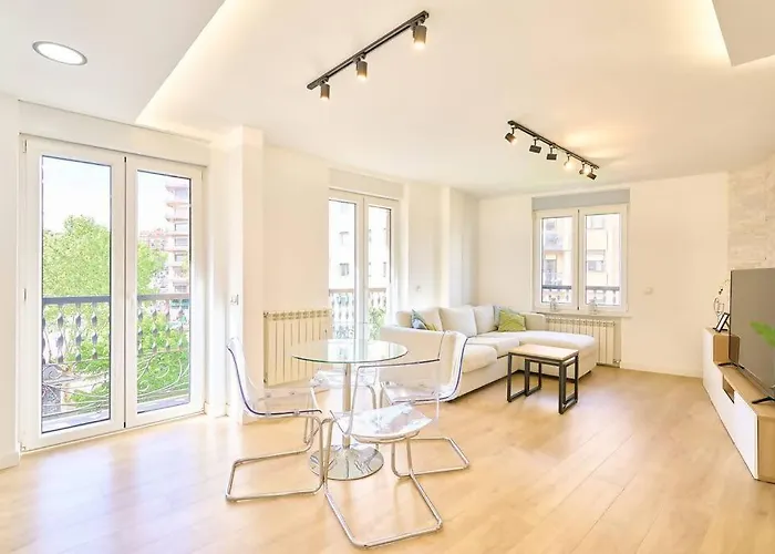 Alojamiento Plaza La Fuente Centro Hotel *